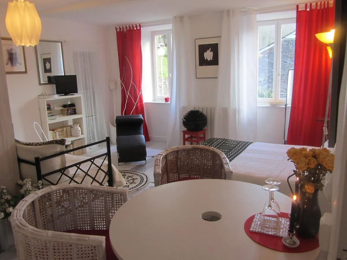 La Maison de Natasha Castillon-en-Couserans Couette-café