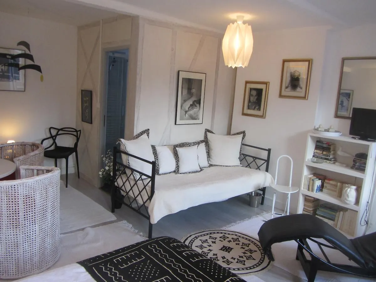 La Maison De Natasha Castillon-en-Couserans B&B